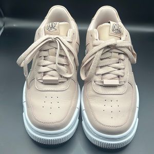 NIKE AIR FORCE AF1 PIXEL SIZE 6.5 BEIGE